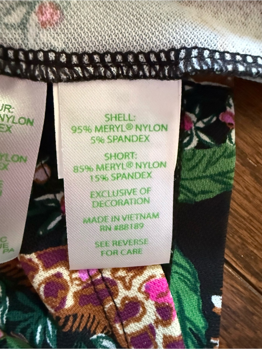 Lilly Pulitzer UPF 50+ chessie dress multi dancing in the moonlight print Small - Picture 9 of 9
